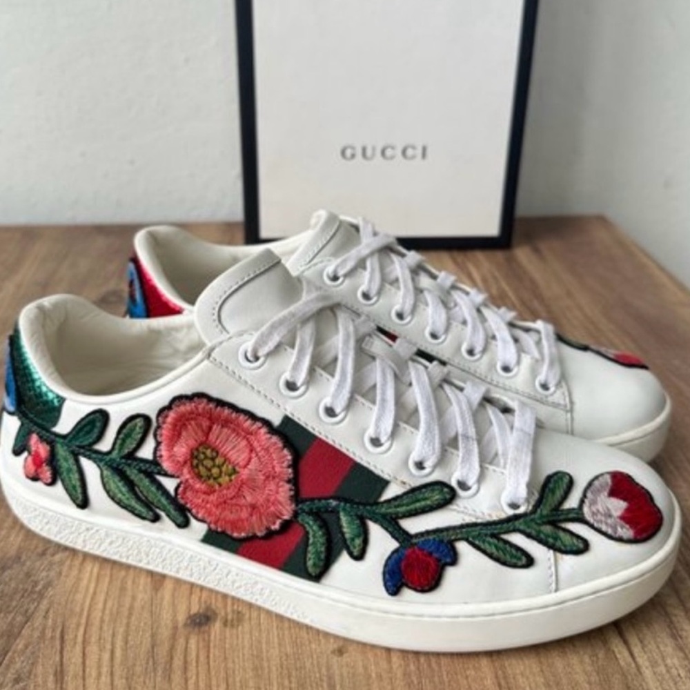 Gucci Women’s Ace Floral Sneakers 🌺